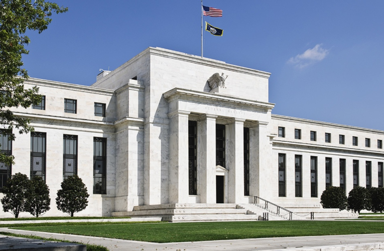 La Reserva Federal de EEUU evalúa reducir la tasa de interés